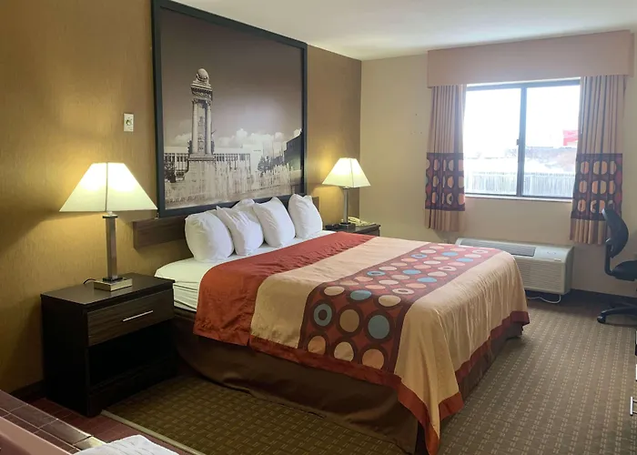 Super 8 By Wyndham Liverpool/Clay/Syracuse Area